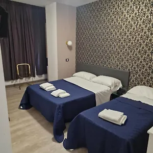 https://roma-story-2.it-romehotels.com